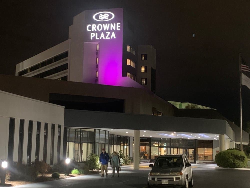 Crowne Plaza Virginia Beach Town Center - wedding in Virginia Beach, VA