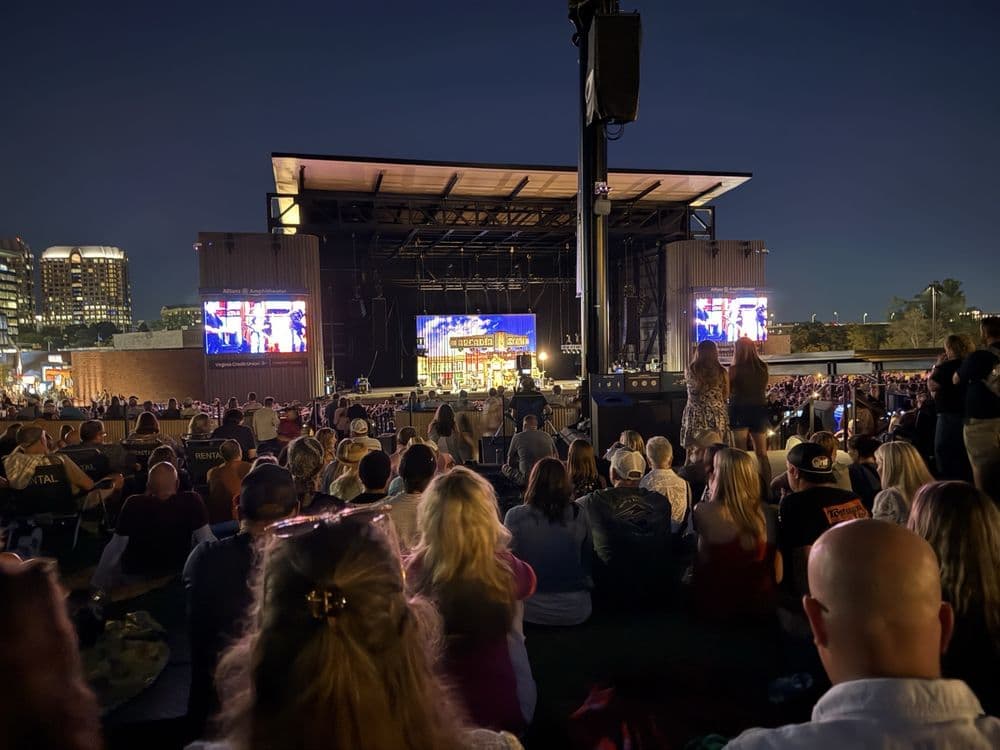Allianz Amphitheater - wedding in Richmond, VA