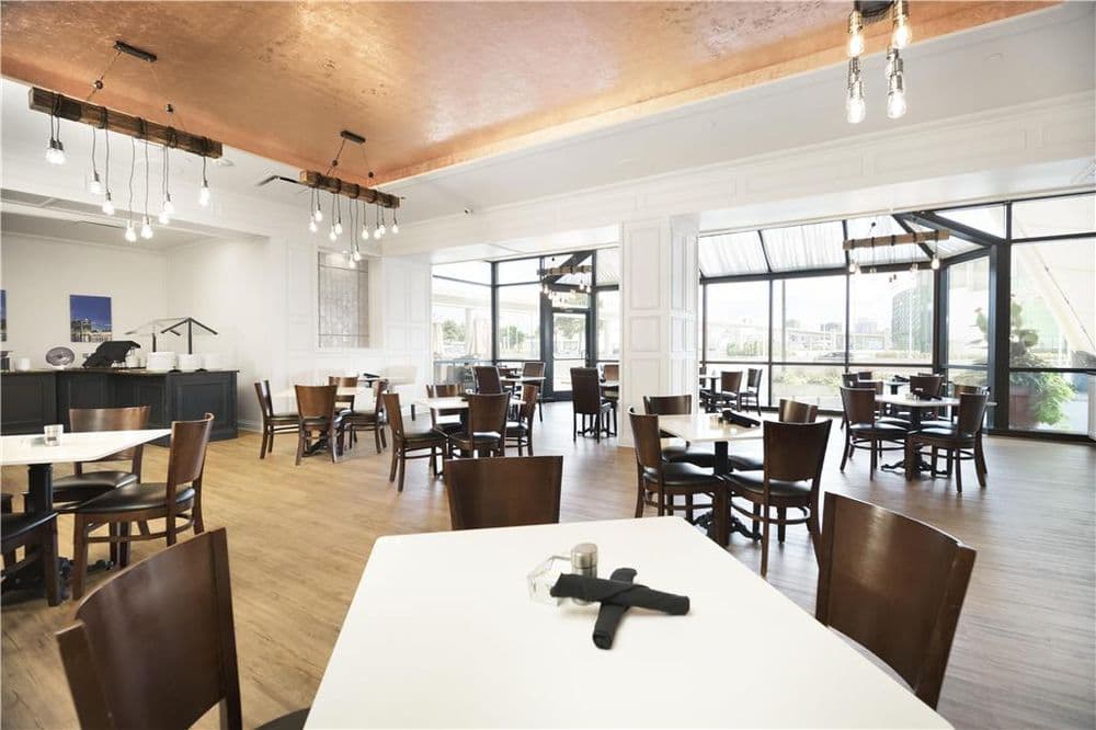 Fort Pontchartrain Hotel by Wyndham - wedding in Detroit, MI