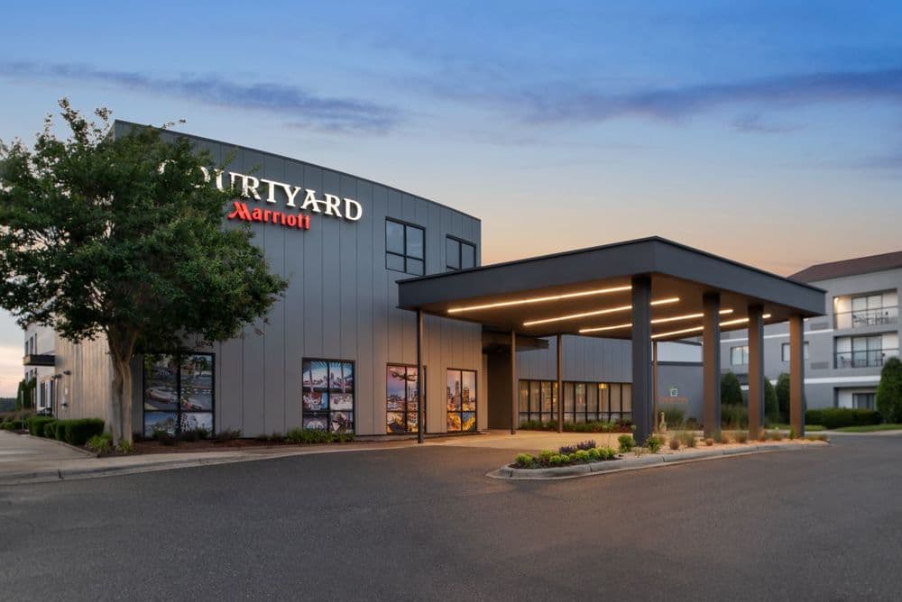 Courtyard by Marriott Charlotte Airport North - wedding in Charlotte, NC