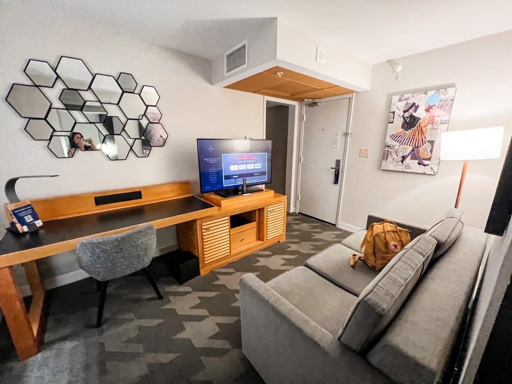 Renaissance Des Moines Savery Hotel - wedding in Des Moines, IA