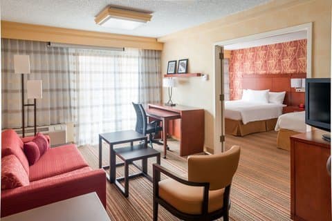 Courtyard by Marriott Des Moines West/Clive - wedding in Clive, IA