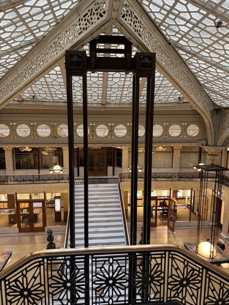 The Rookery Building - wedding in Chicago, IL