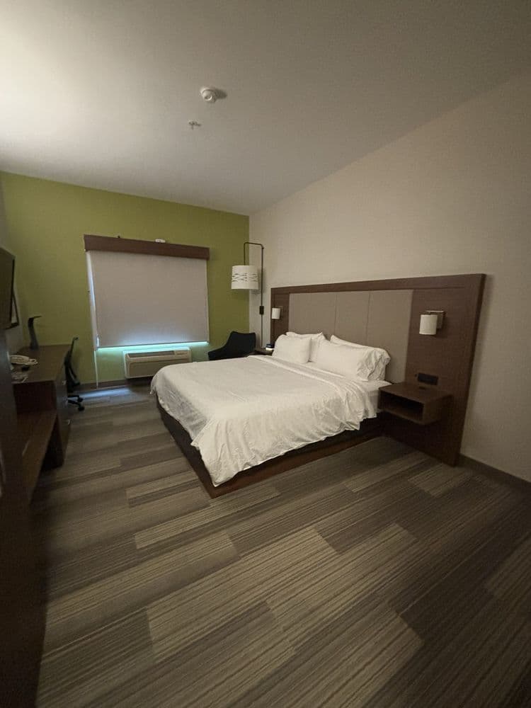 Holiday Inn Express & Suites Tacoma - wedding in Tacoma, WA