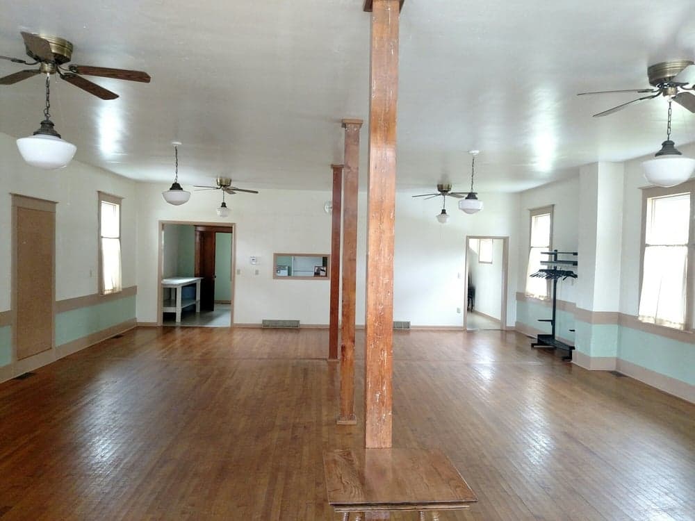 Bertram Township Hall - wedding in Bertram, IA