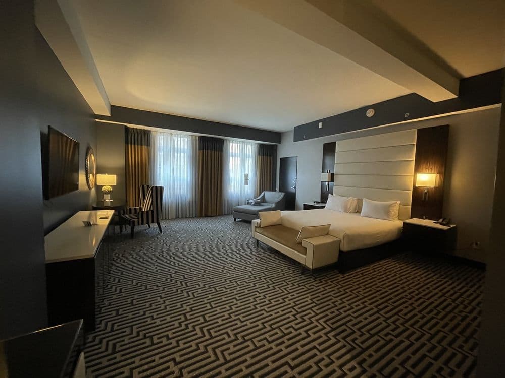 Hotel Metro, Autograph Collection - wedding in Milwaukee, WI