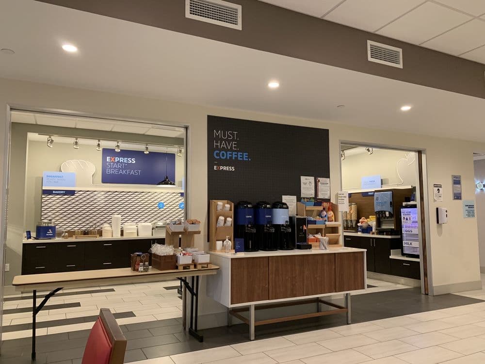 Holiday Inn Express & Suites Springfield North - wedding in Springfield, MO