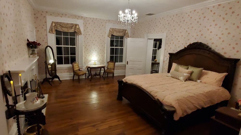 The Bryan House - wedding in Wilmore, KY