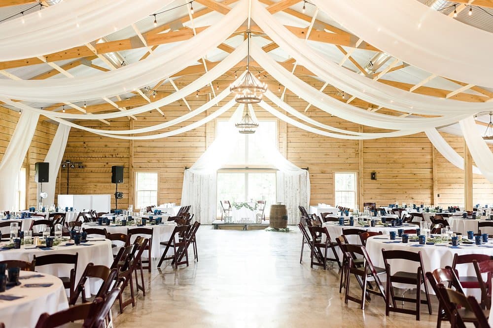Marlenes Event Barn - wedding in Metamora, IL
