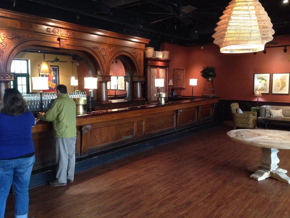 City Cottage On Chouteau - wedding in Saint Louis, MO