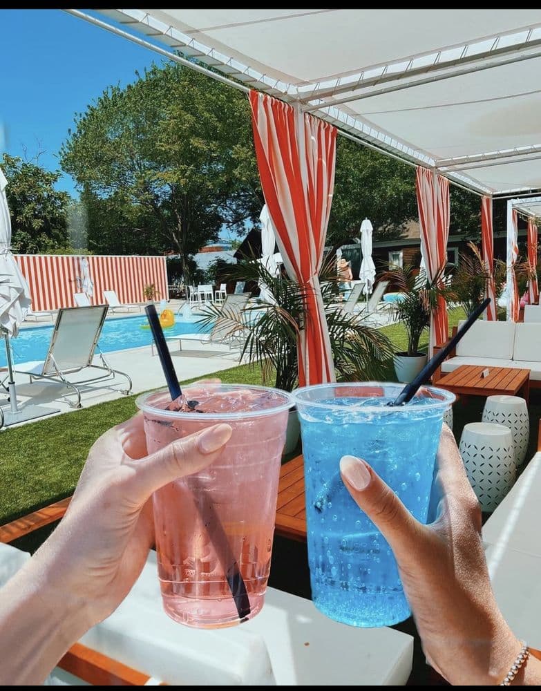 Lee Harvey's Dive In Swim Club - wedding in Dallas, TX